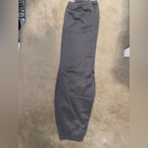 SHEIN 2 piece sweatshirt and sweatpants - Picture 3 of 3